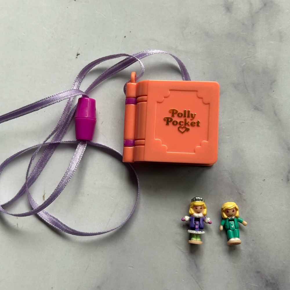 1995 Bluebird Enchanted Story Books Glitter Dreams Polly Pocket Locket